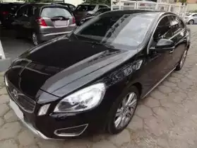 Volvo S60 D5 AWD Geartronic Momentum