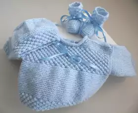 Trousseau bleu tricot laine bébé fait ma