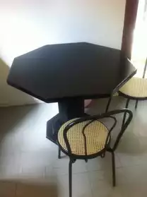 table noire et 4 chaises