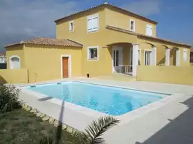 villa avec piscine à 30mn des plages