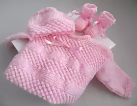 Trousseau rose tricot laine bébé fait ma