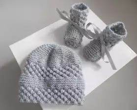 Bonnet chaussons GRIS tricot laine fait