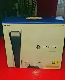 je vend une PS5 la console et neuve