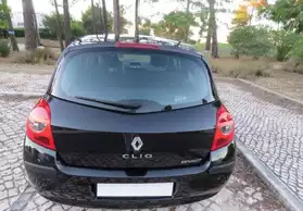 Renault Clio III à 585EUR