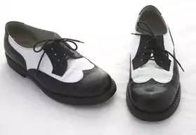 chaussures SAN MARINA noir et blanche