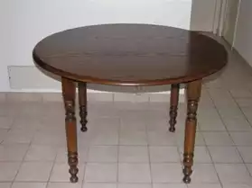 Table ronde style français bois massif