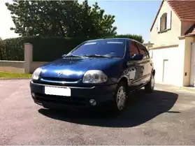 Très belle Renault Clio ii 1.9 dti rxt 5