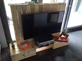 meuble TV en bois de palettes fait mains