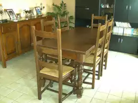 Salle à manger (table, 6 chaises, bahut)