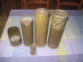 douilles d'obus en cuivre décorées
