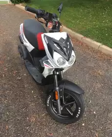 Scooter Yamaha slider