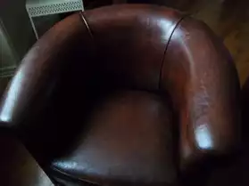 2 fauteuils club en cuir