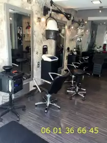 Salon de coiffure complètement équipé