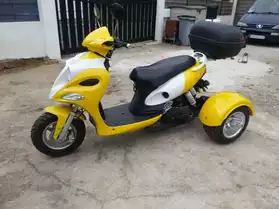 A saisir, scooter 3 roues d'origine