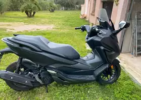 Scooter Honda forza