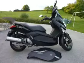 a donner Scooter XMax 125 Yamaha