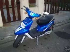 scooter mbk bleu