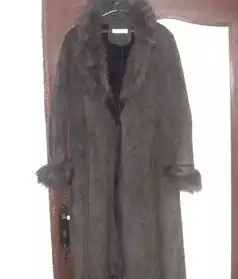 manteau balmain trés peu porté