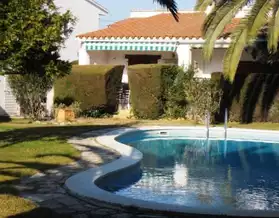 L' Escala - Maison avec piscine commun