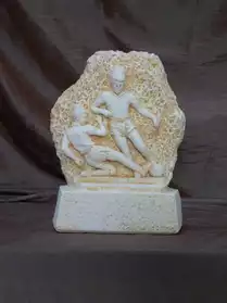 Statuette trophees en pierre