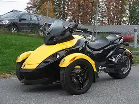 Moto Can-Am Spyder modèle SM5