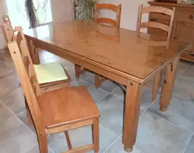 a vendre table + 4 chaises