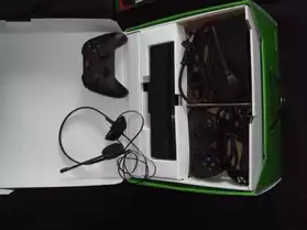 Xbox one avec kinect 15 jeux et deux man