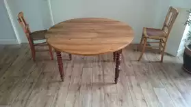 TABLE RONDE EN CHENE