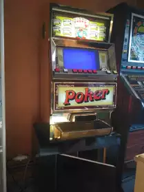 Machine poker