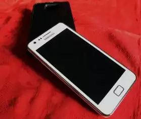 Samsung Galaxy S2 blanc neuf à 230EUR