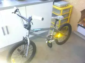 Vélo BMX Mongoose