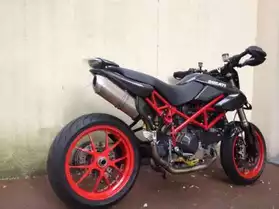 Ducati hypermotard 1078 s