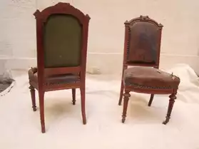 Paire chaises cuir à restaurer