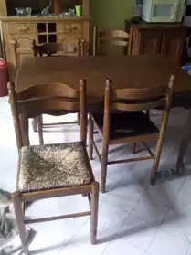 Table avec chaises