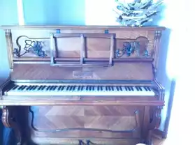 PIANO ANCIEN LORARD