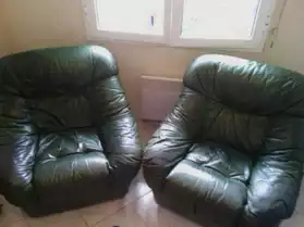 deux fauteuils cuire verre