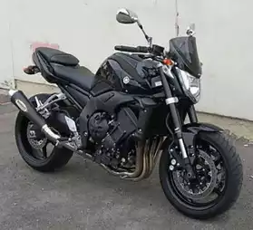 Vends moto fz1n de couleur noire