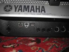 Yamaha Keyboard Tyros 4 avec pupitre