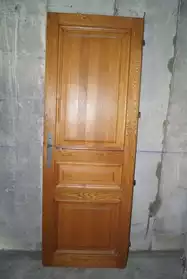 2 portes en bois avec leurs dormants