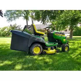 Tracteur de pelouse plutôt en bon état