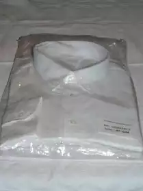 1 Chemise Blanche Taille xxl manche COUR