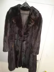 Manteau de vison brun foncé