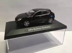 Alfa-Romeo Giulietta noire miniat. 1/43
