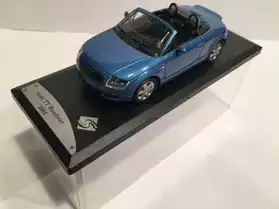 Audi TT bleue miniature 1/43