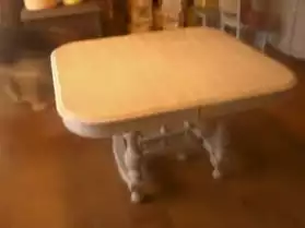 table cris vieillie 6 pieds.