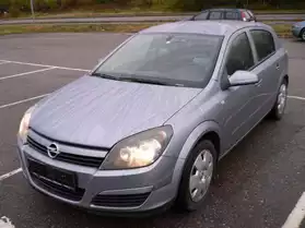 Opel Astra 1.7 CDTI berline, gris, 7 cv