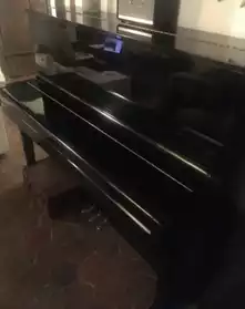 Piano droit STEINBACH noir vernis