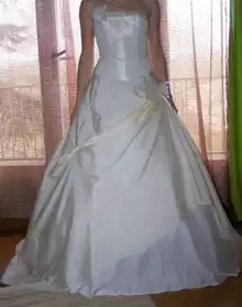 Robe de mariée neuve avec étiquette