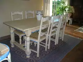 table chêne + 4 chaises + 2 tabourets