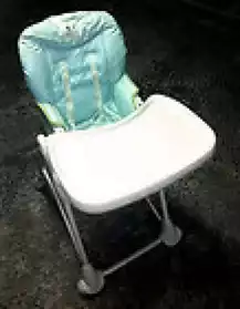 Chaise haute Oméga bébé confort tbe
